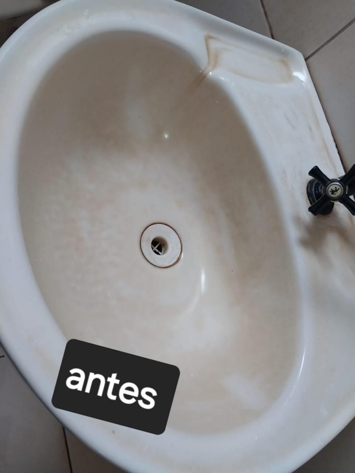 Pia antes da limpeza